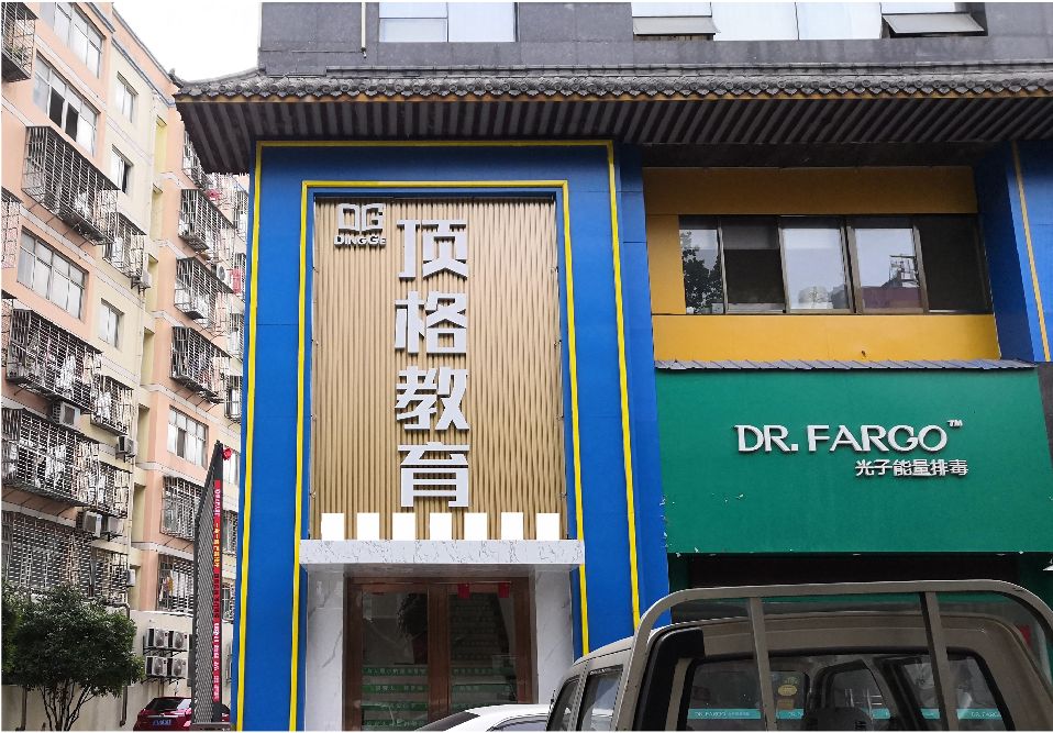 江华门头设计要符合门店特色。