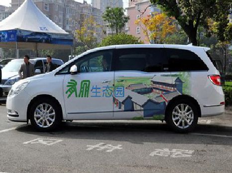 江华户外车贴喷绘如何保持效果?